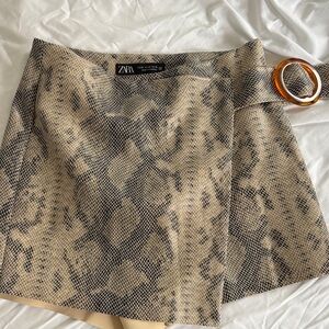 Zara Beige and Black Snake Print Skirt with Belt